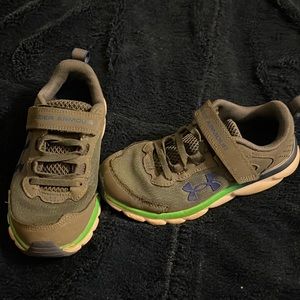 Underarmour sneakers